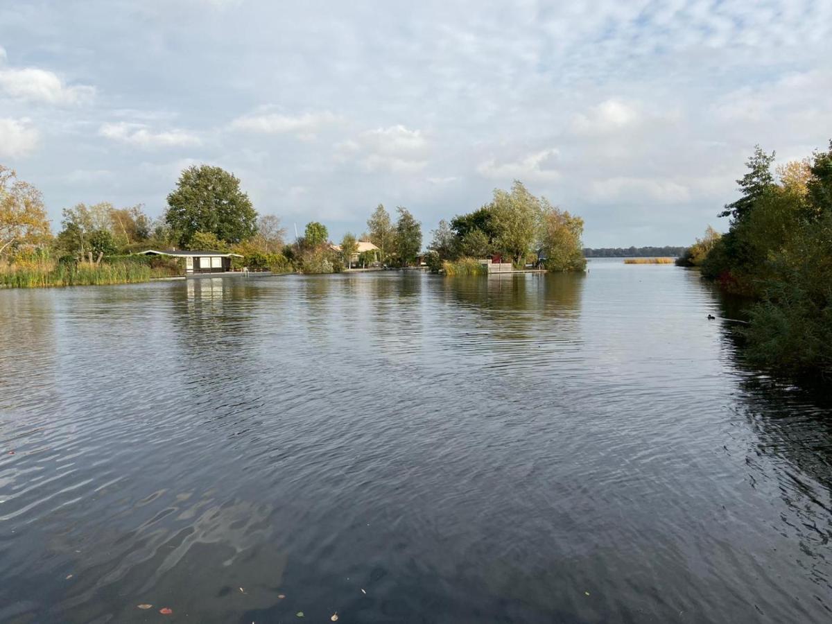 Hotel C'est la Vie Houseboat à Nederhorst den Berg Extérieur photo